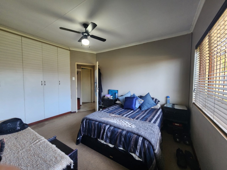 4 Bedroom Property for Sale in Groeneweide Park Western Cape